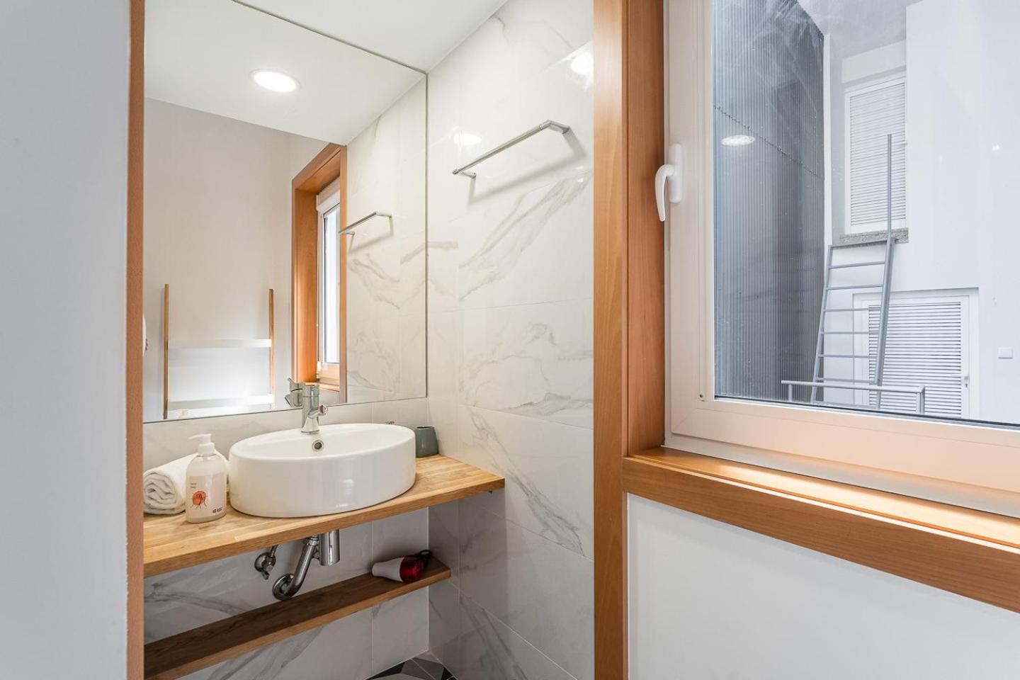 Guestready - Bright Duplex In Downtown Hotel Порто Екстериор снимка
