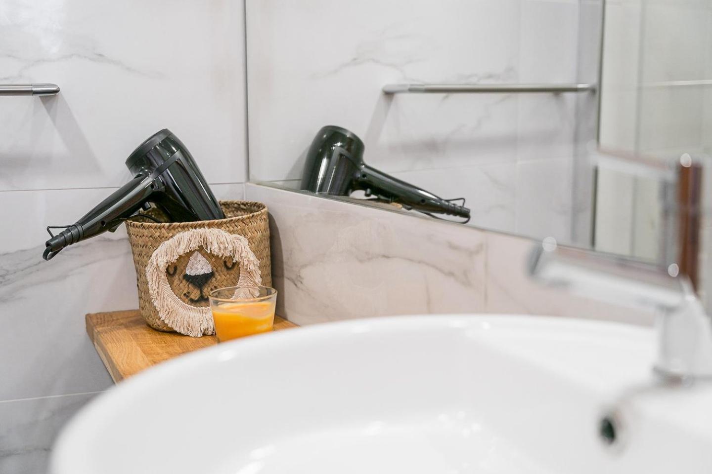 Guestready - Bright Duplex In Downtown Hotel Порто Екстериор снимка